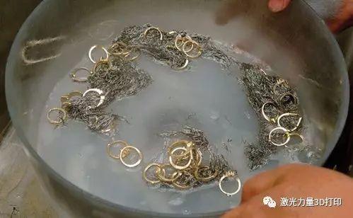 金属粉末3D打印用于珠宝首饰快速制造
