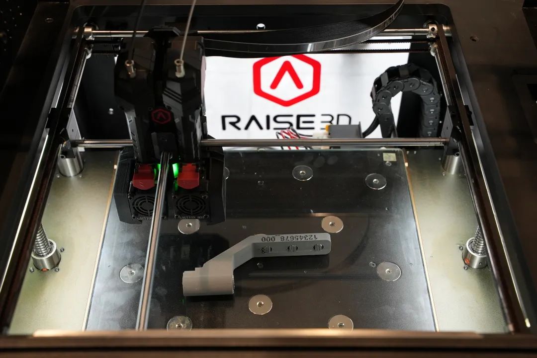 Formnext：Raise3D将以9.9万和2.9万的价格发售桌面金属和碳纤维3D打印机