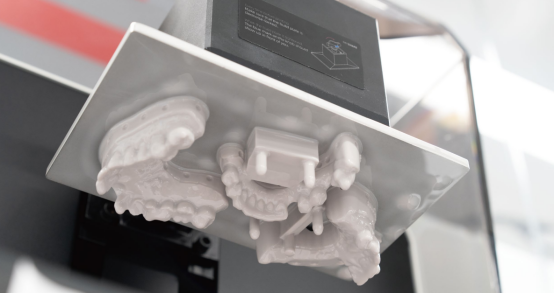 英国知名齿科实验室使用中国3D打印解决方案加倍提高生产力