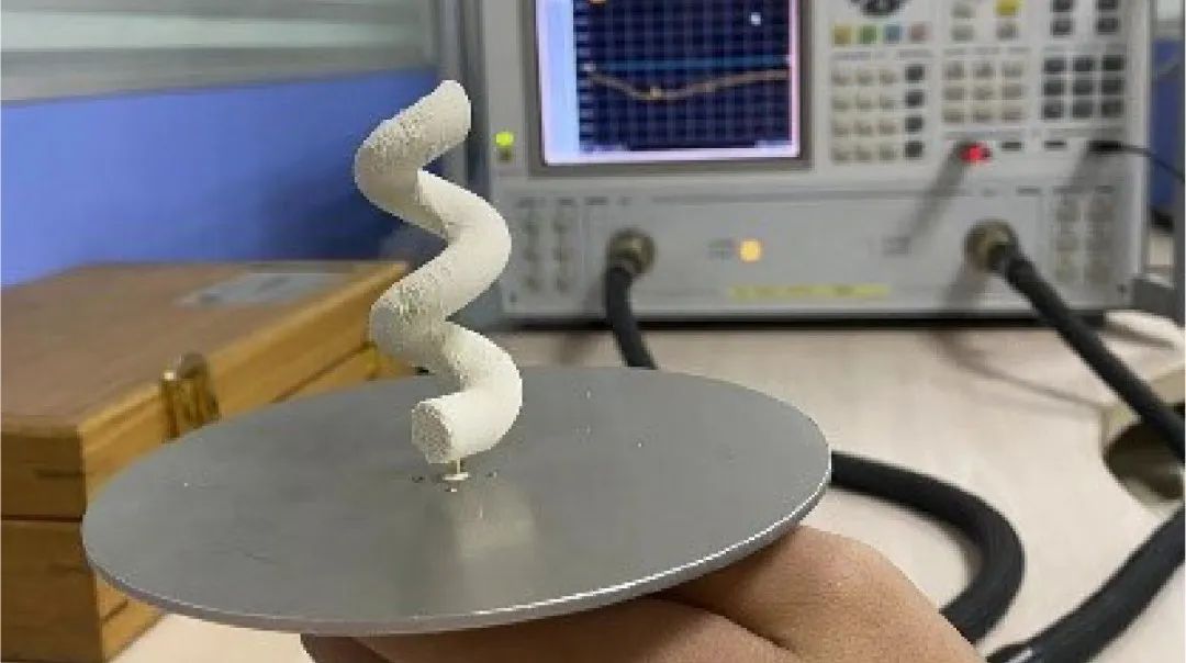 无需脱脂烧结，重点实验室采用高精密陶瓷FDM 3D打印研制介质天线